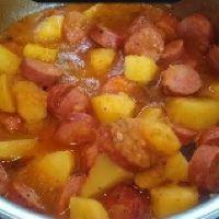 imagem Linguiça com Batatas